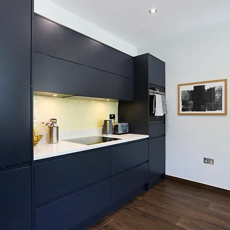 The Putney Hideaway - Modern And Elegant 3Bdr Flat With Patio Appartement Londen Buitenkant foto